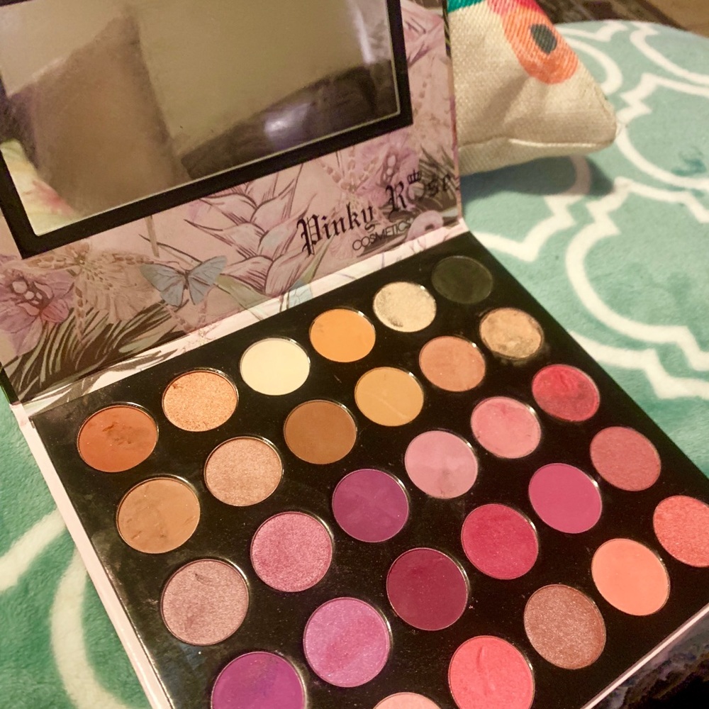 Pinky Rose Eyeshadow Palette